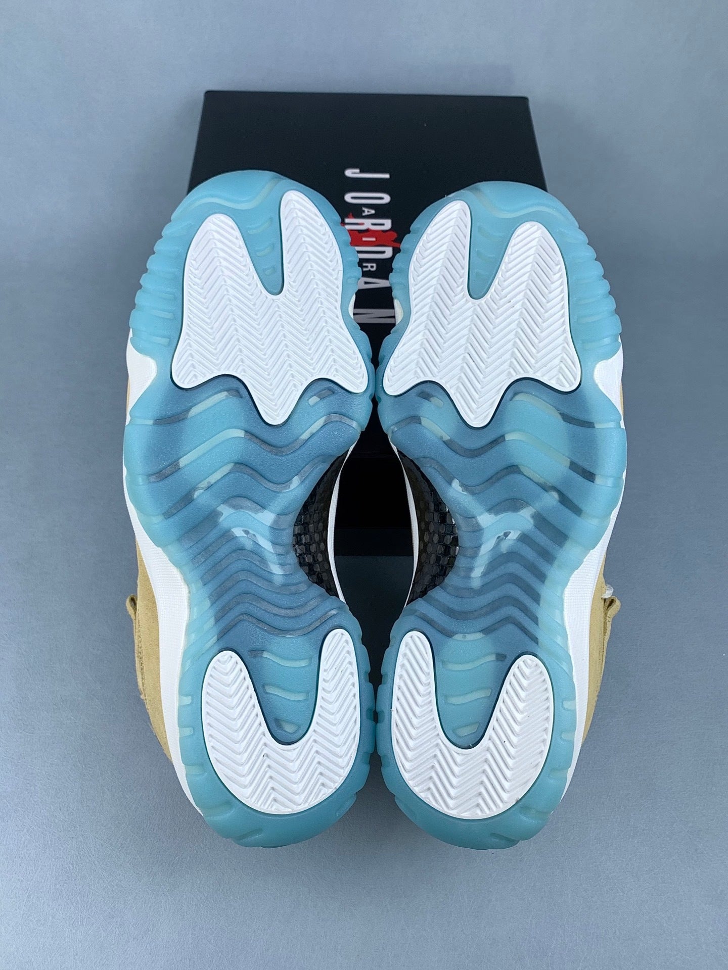 NIKE AJ11 Basketball Shoes